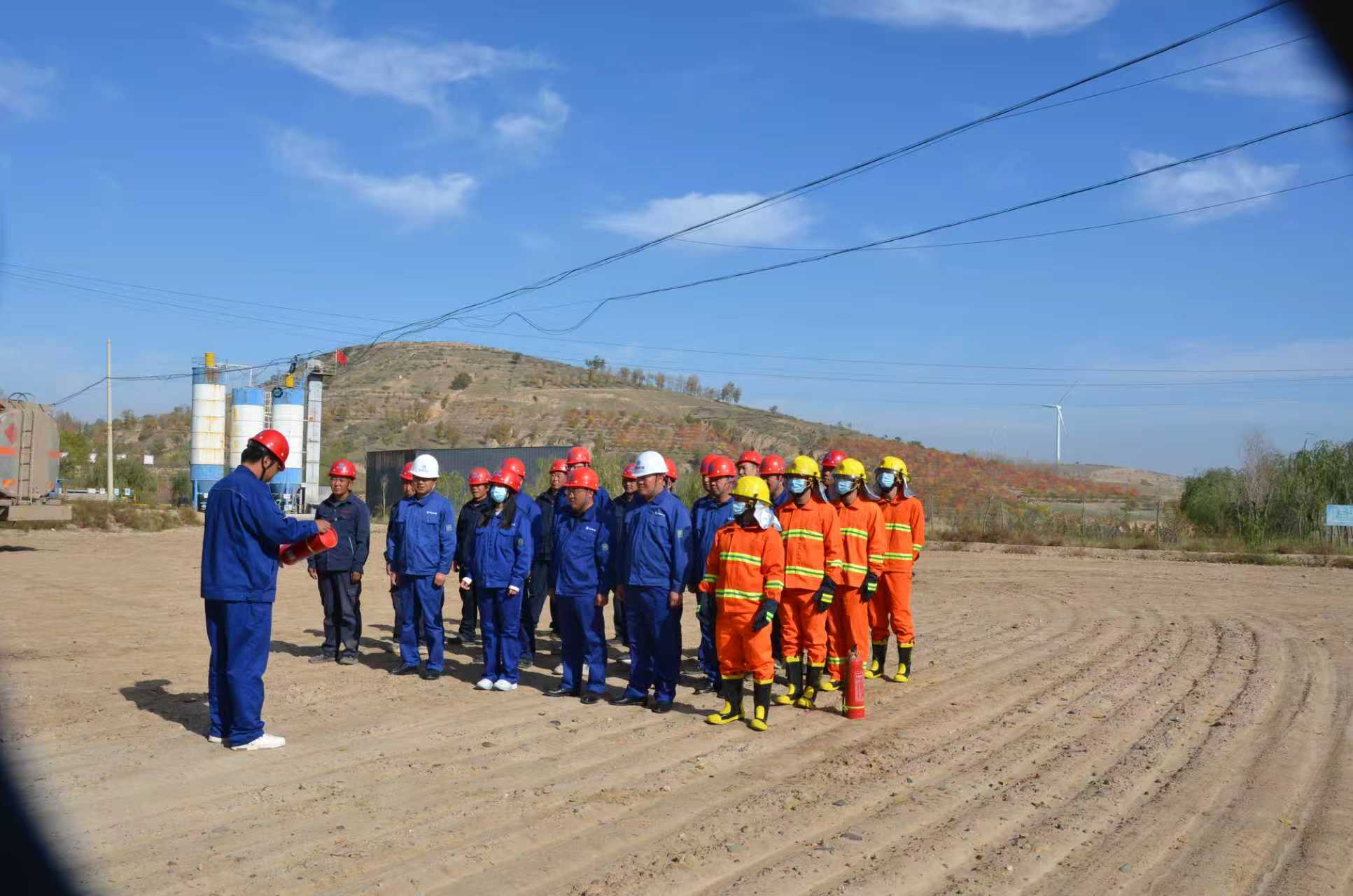 1763089163368539C3c4.jpg 油气工程公司开展2025年消防宣传月活动-2.jpg